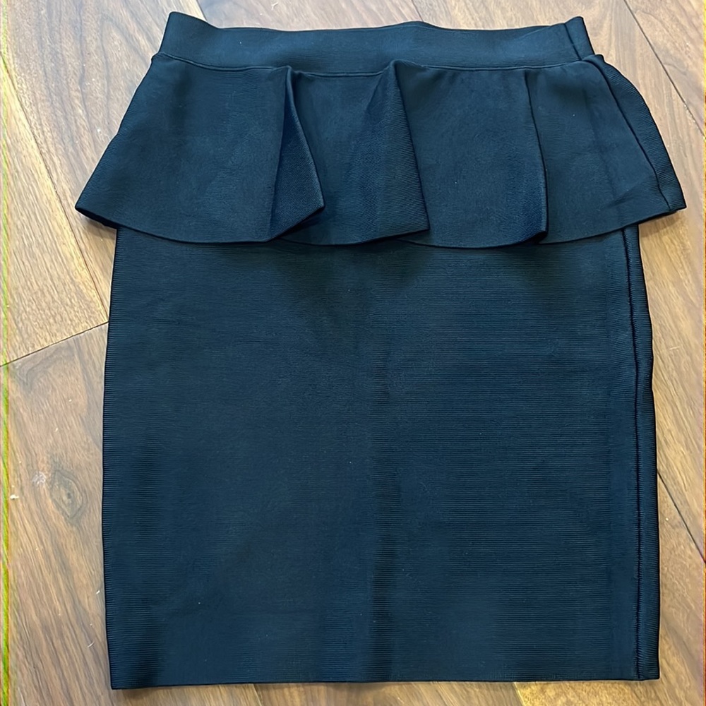 NWT! BCBG Black Peplum bodycon skirt, size S